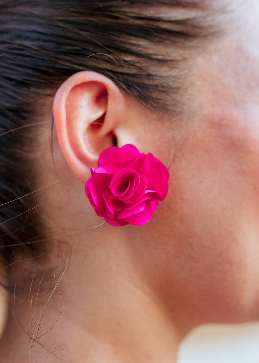 PENDIENTE FLOR FUCSIA