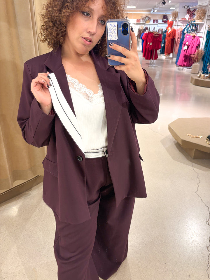 Chaqueta Lucía Burdeos
